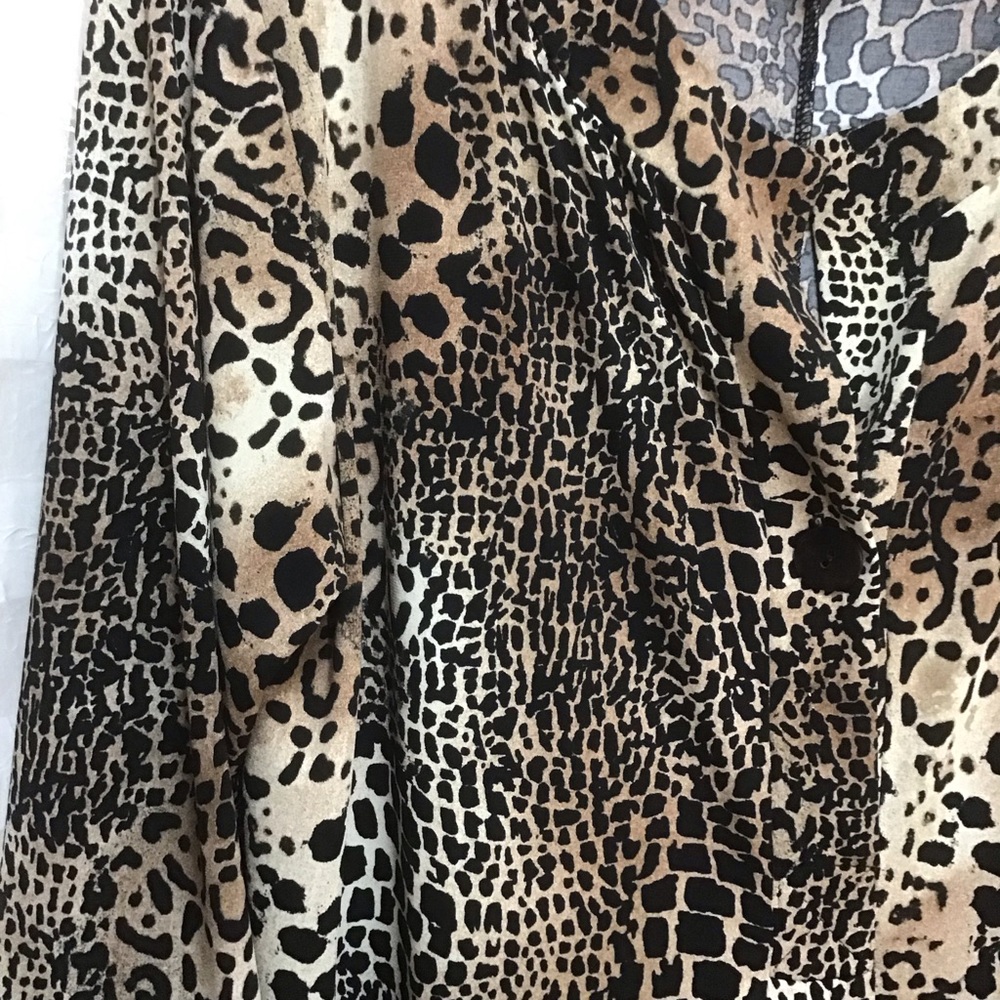 Chico’s Leopard Print Single Button Placket Sheat… - image 5